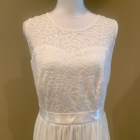 New Wedding Dress, size xl - Picture 2 of 5